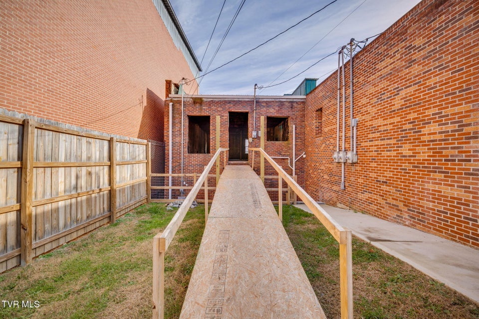 Photo #7: 132 Jackson Street