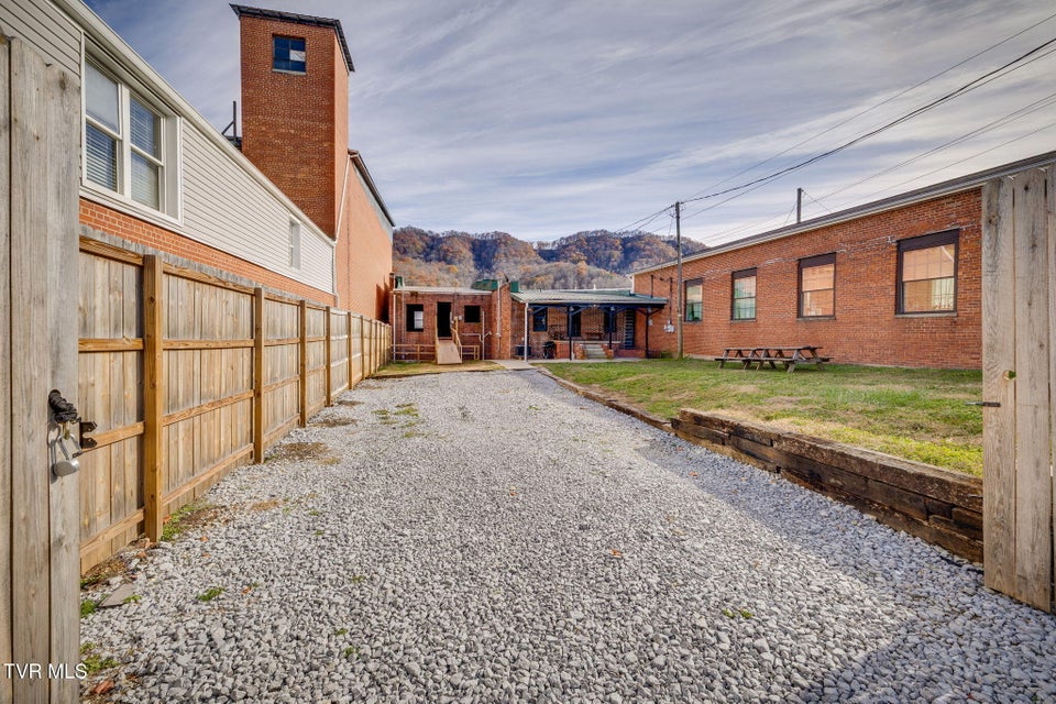 Photo #10: 132 Jackson Street