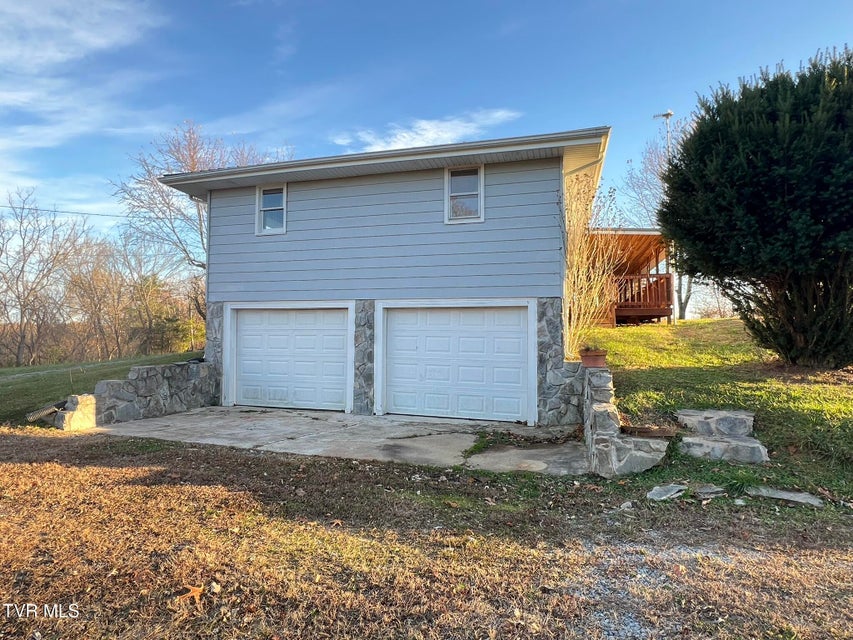 Photo #11: 229 Clint Street