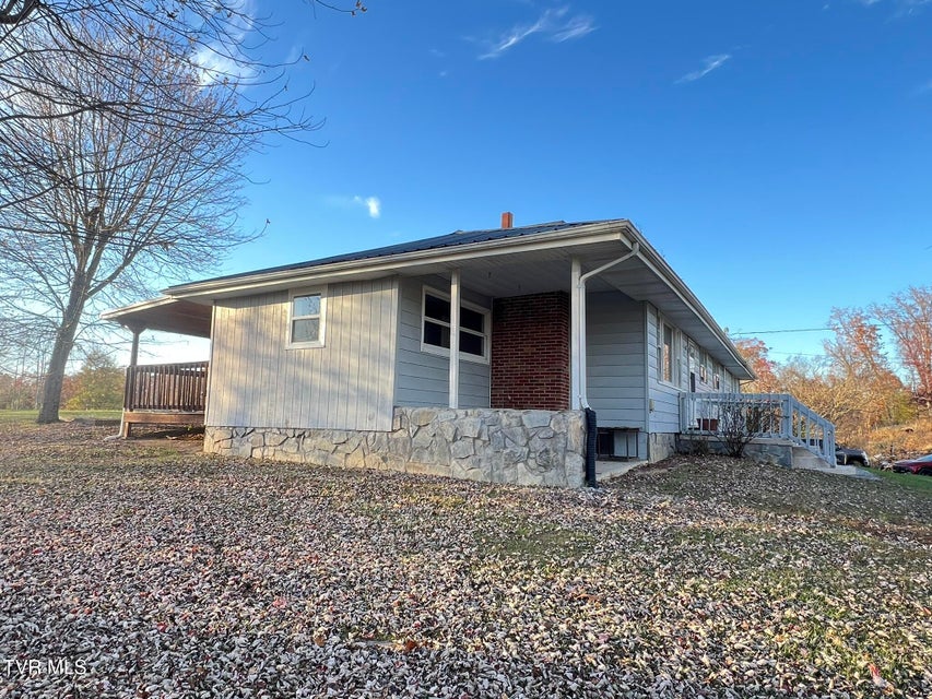 Photo #9: 229 Clint Street