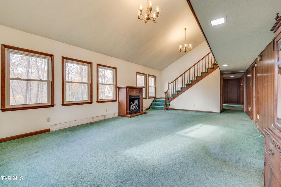 Photo #5: 321 Pitkin Drive