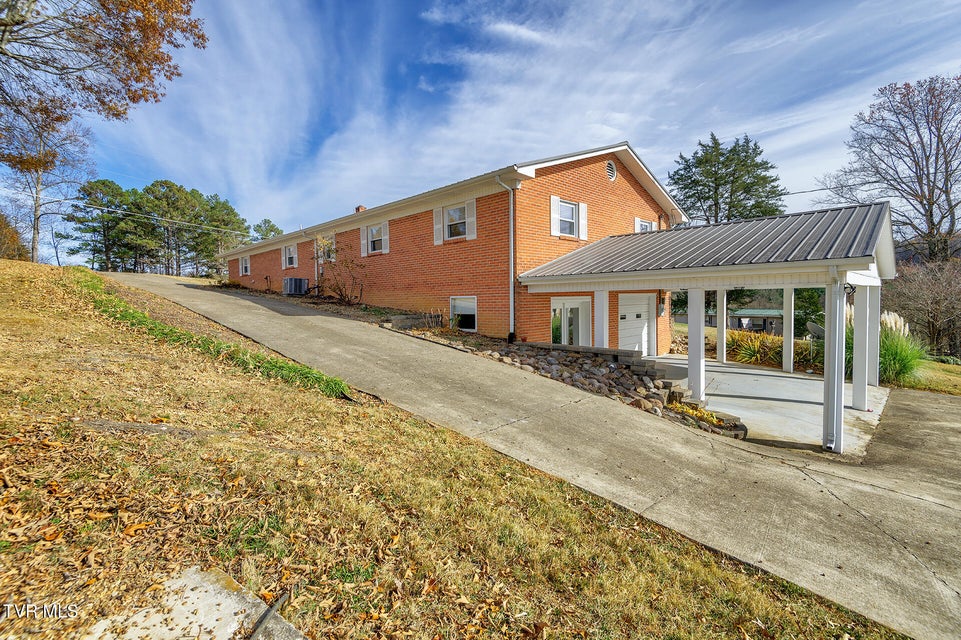 Photo #10: 280 Falcon Circle