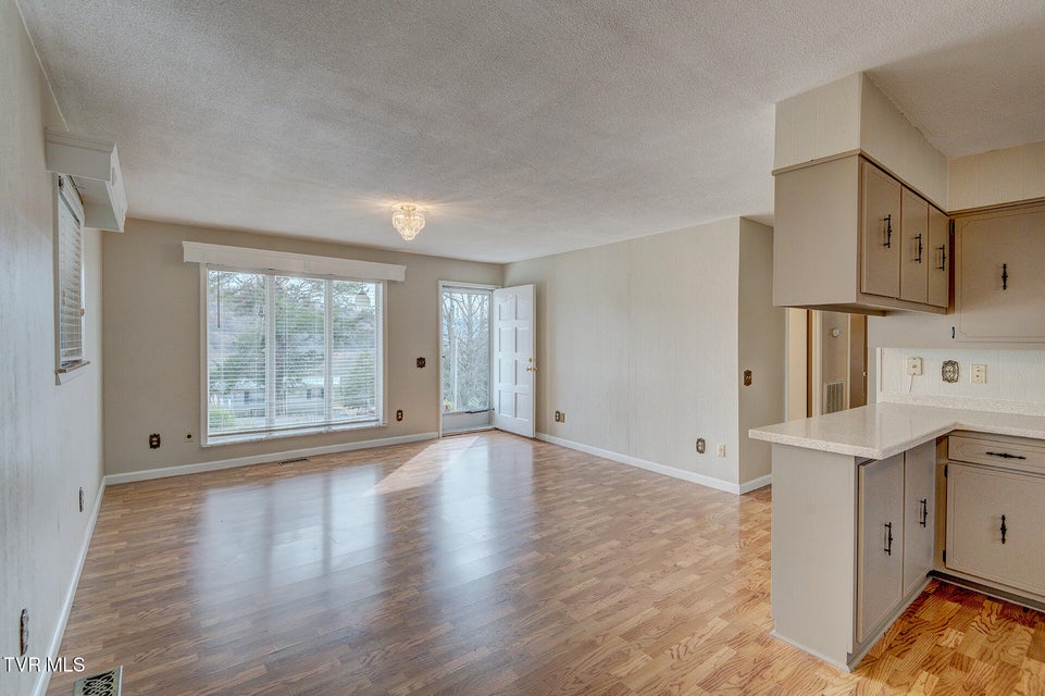 Photo #18: 280 Falcon Circle