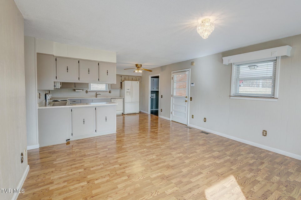 Photo #17: 280 Falcon Circle