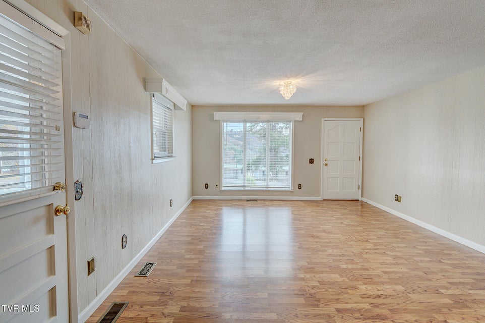 Photo #21: 280 Falcon Circle