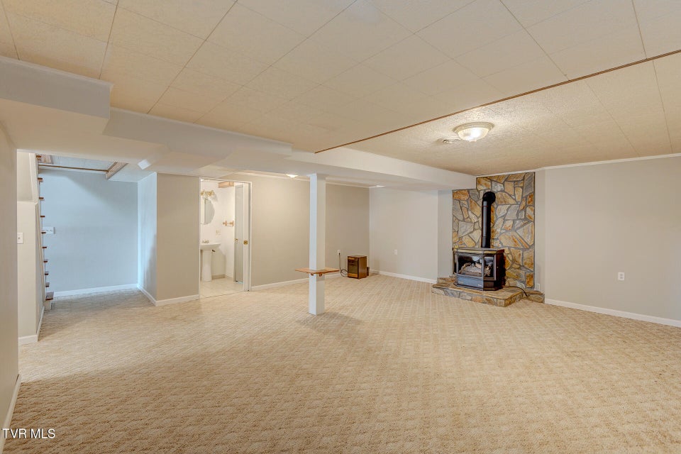 Photo #36: 280 Falcon Circle