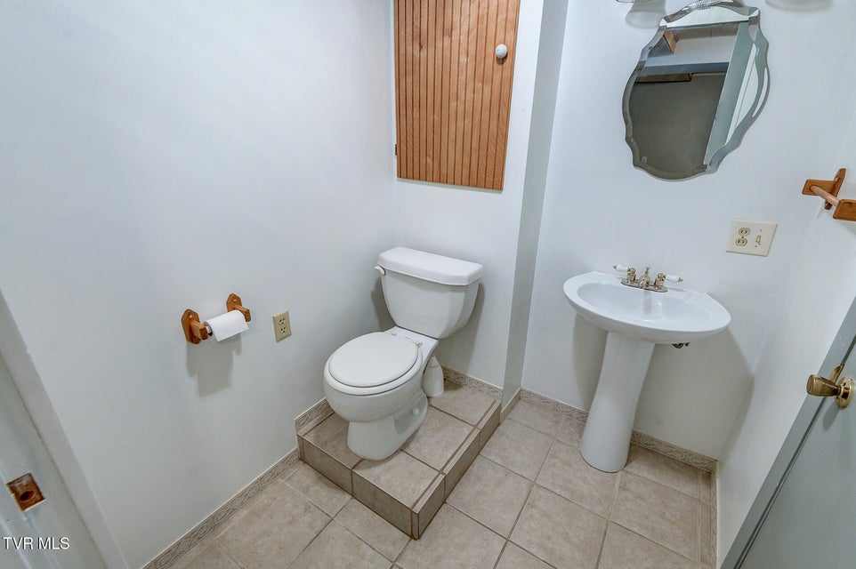 Photo #42: 280 Falcon Circle