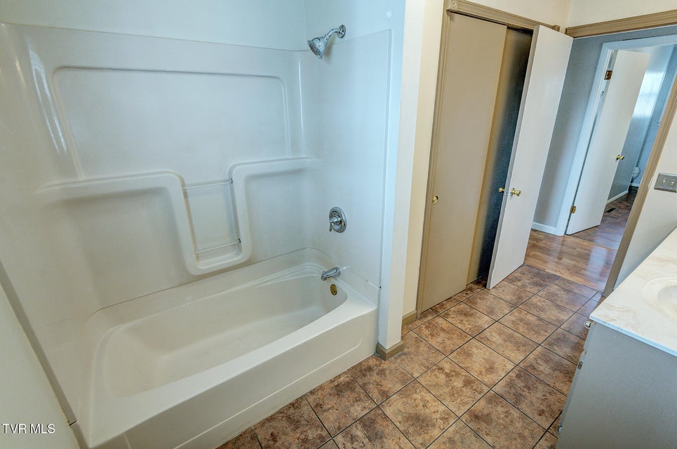 Photo #45: 280 Falcon Circle