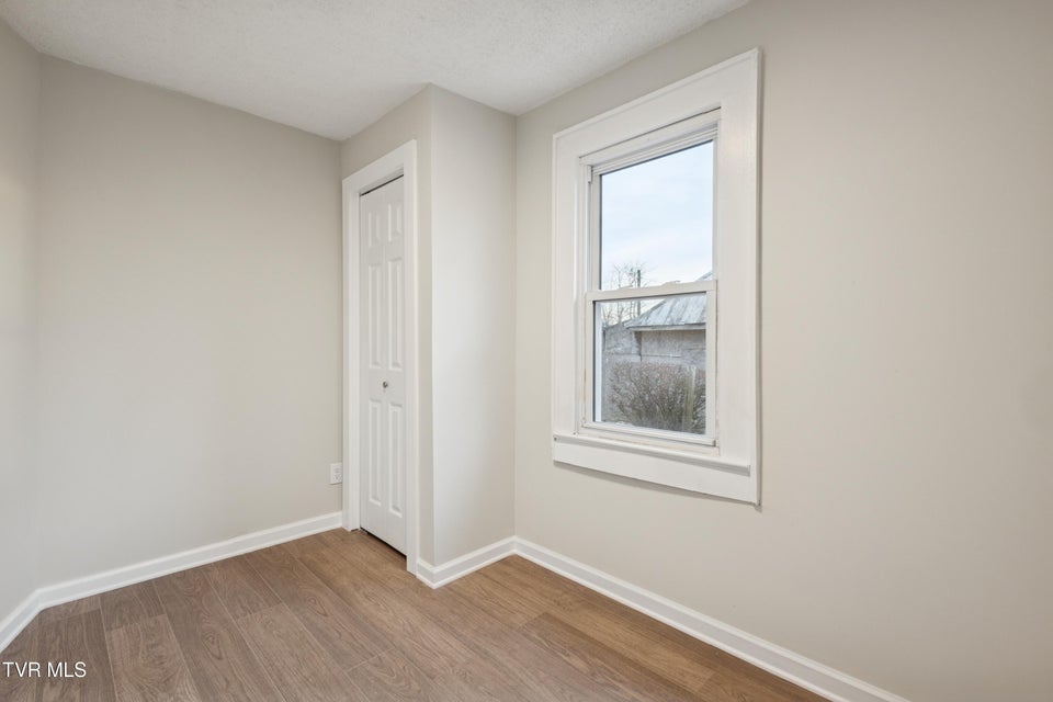 Photo #11: 204 Elizabeth Street