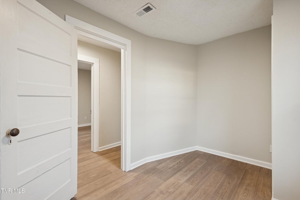 Photo #12: 204 Elizabeth Street