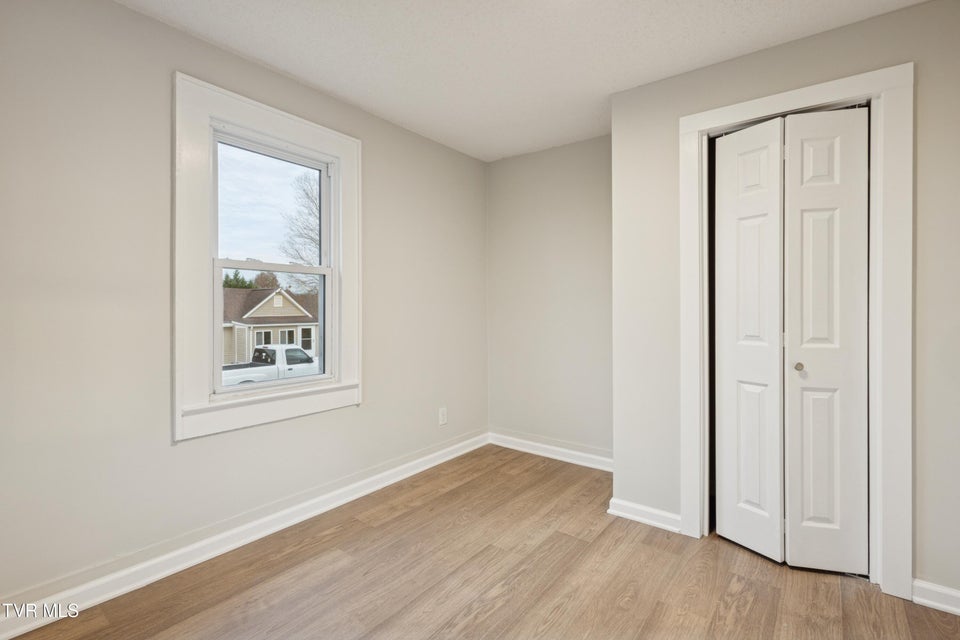 Photo #13: 204 Elizabeth Street