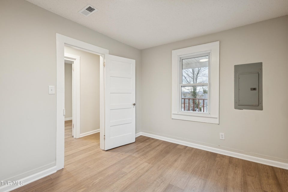 Photo #15: 204 Elizabeth Street