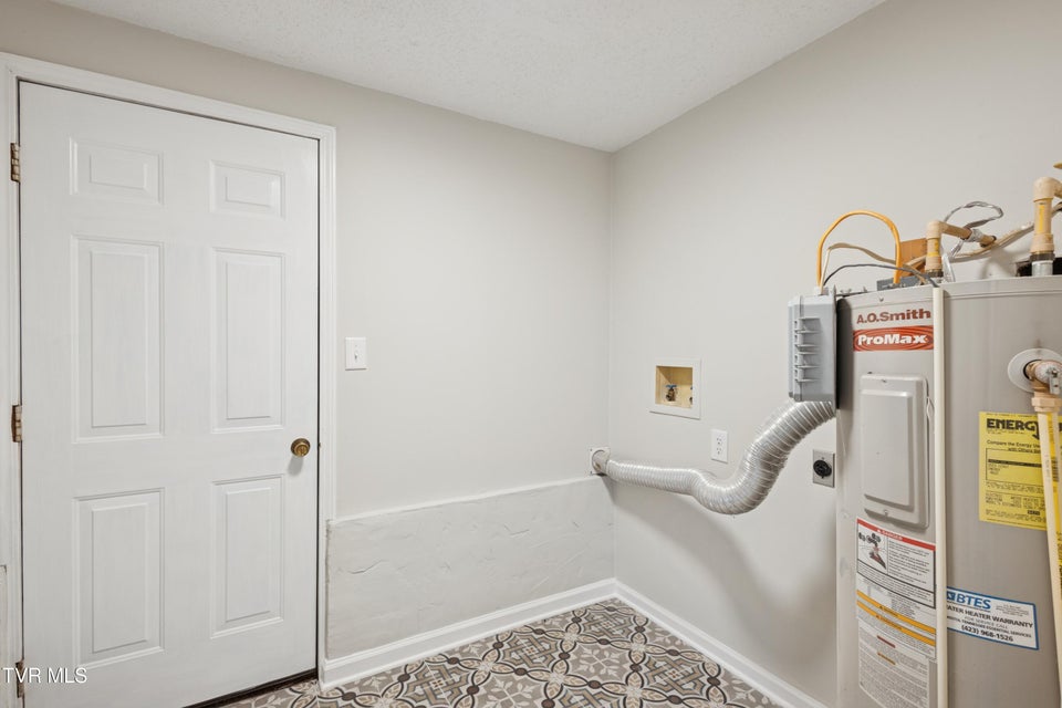 Photo #18: 204 Elizabeth Street