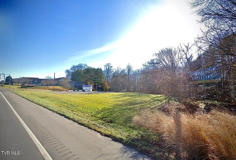 Photo #4: 211 Forest Circle