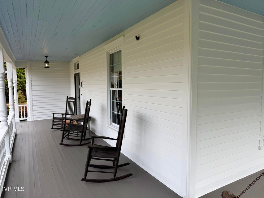 Photo #28: 208 Main Street