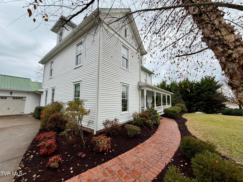 Photo #8: 208 Main Street