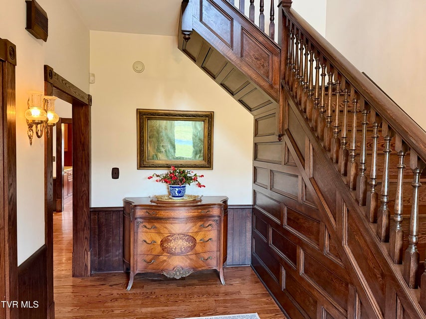 Photo #37: 208 Main Street