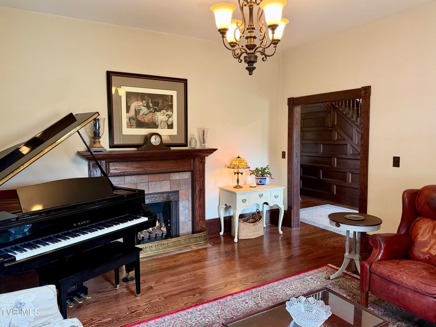 Photo #52: 208 Main Street