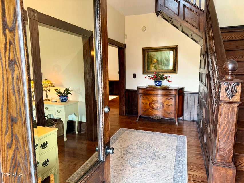 Photo #36: 208 Main Street