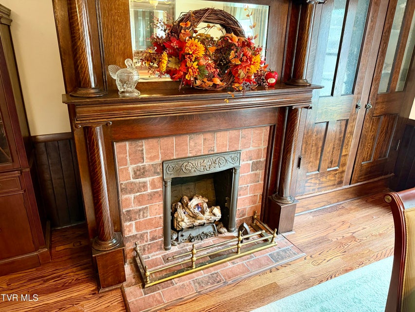 Photo #40: 208 Main Street