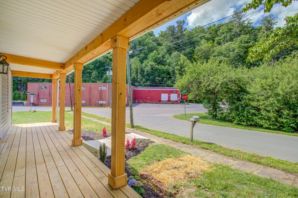 Photo #4: 408 Levelin Street