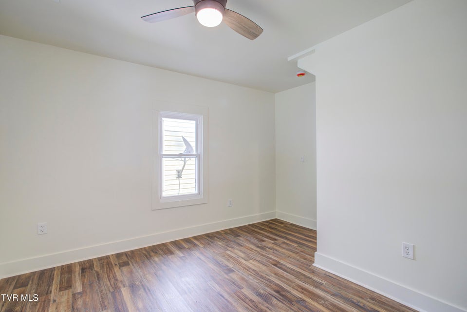 Photo #16: 408 Levelin Street