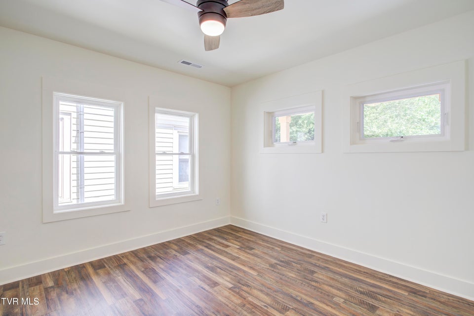 Photo #19: 408 Levelin Street