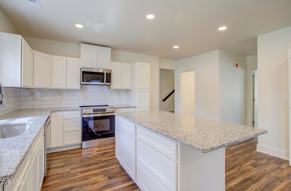 Photo #8: 408 Levelin Street