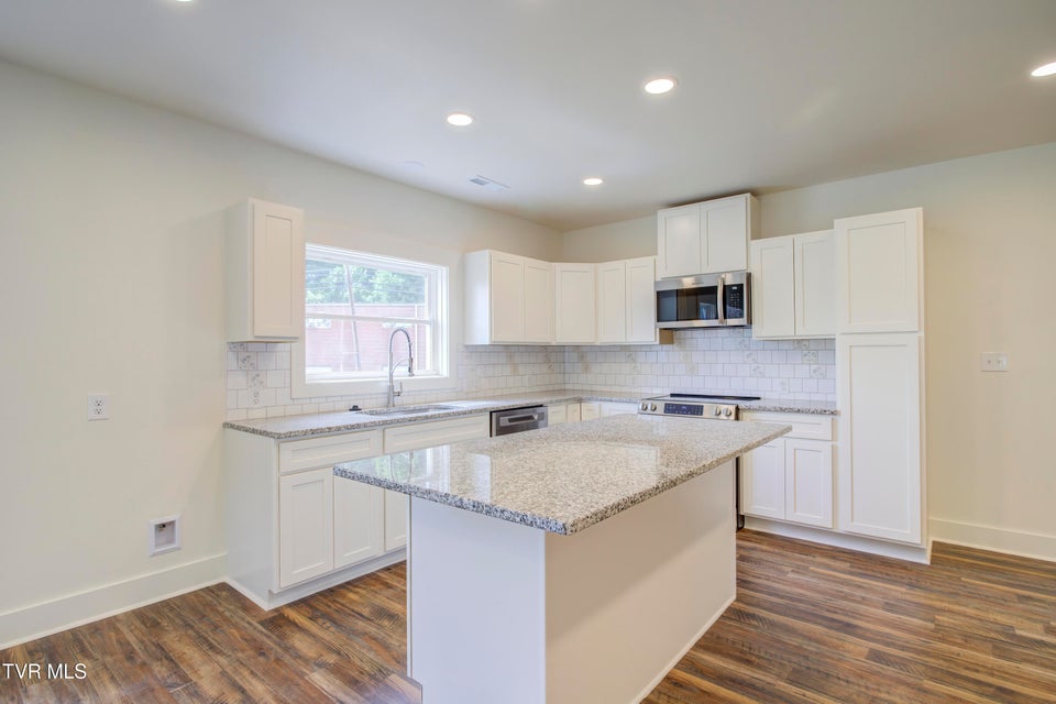 Photo #9: 408 Levelin Street