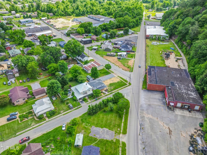 Photo #35: 408 Levelin Street