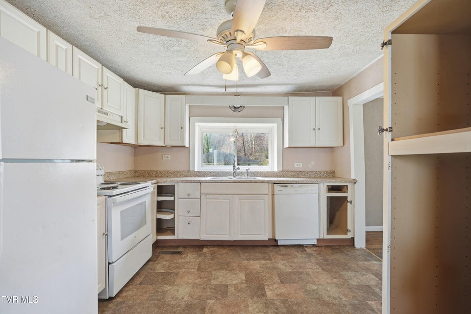 Photo #5: 154 Dante Road