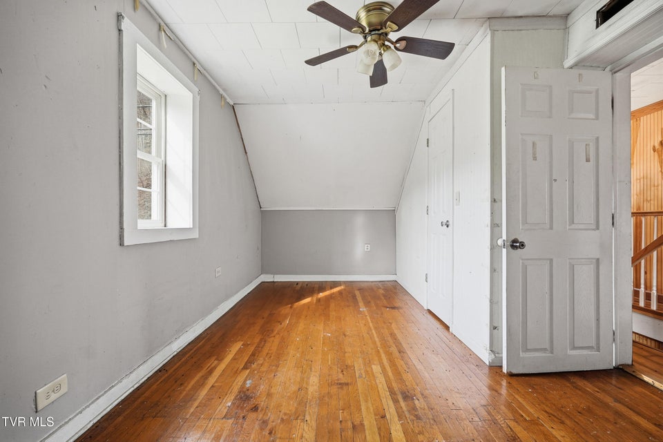 Photo #8: 154 Dante Road