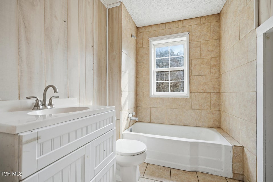 Photo #17: 154 Dante Road