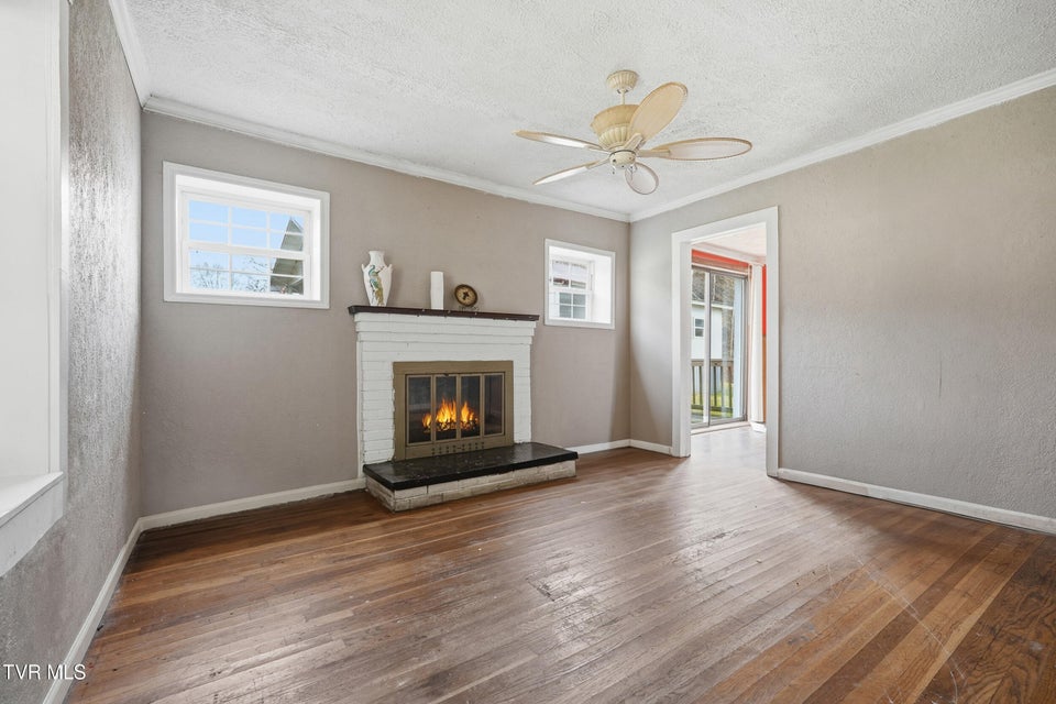 Photo #13: 154 Dante Road