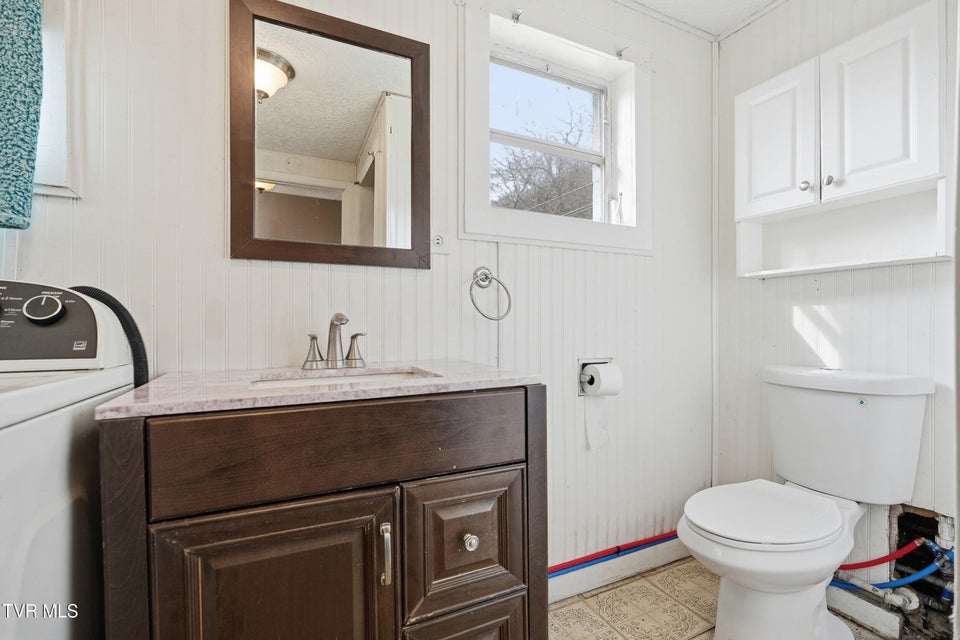 Photo #15: 154 Dante Road