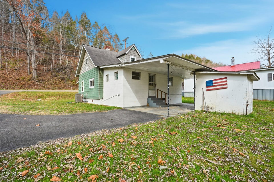 Photo #2: 154 Dante Road