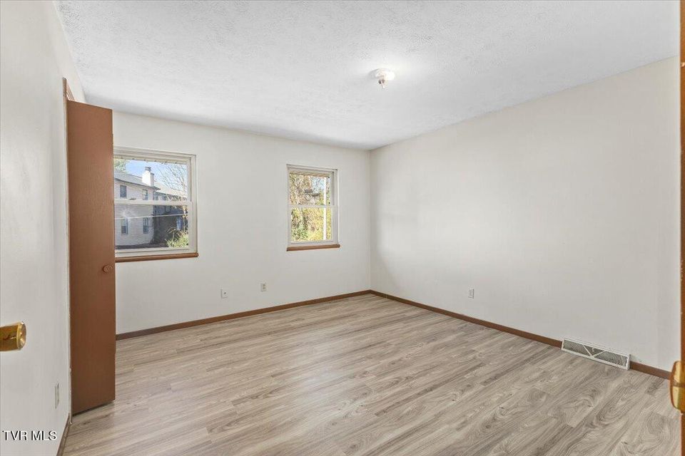 Photo #26: 1308 Knob Creek Road