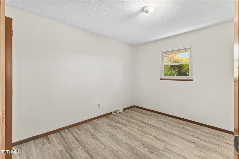 Photo #29: 1308 Knob Creek Road