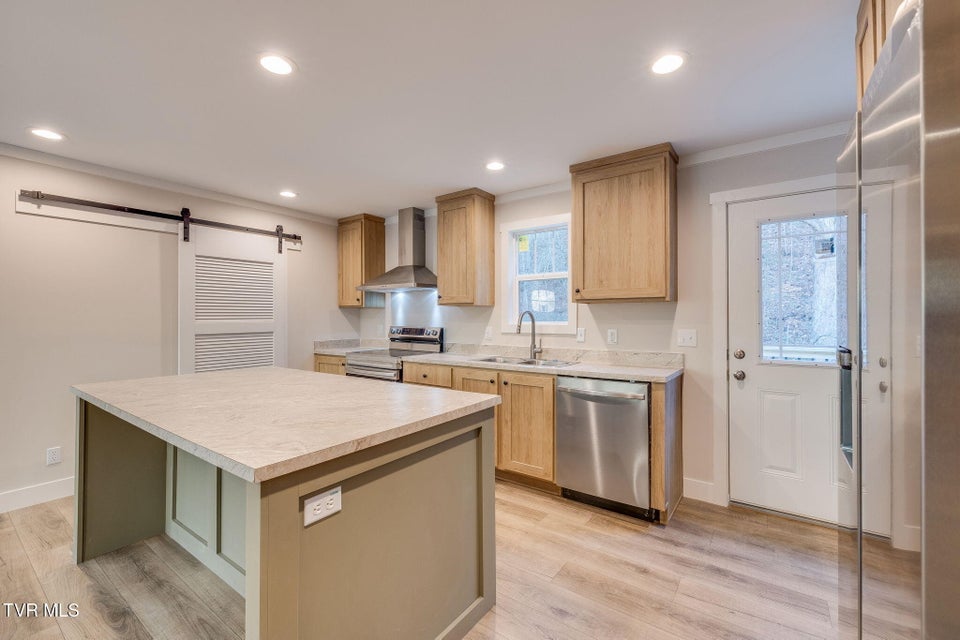 Photo #10: 864 Bell Ridge Road