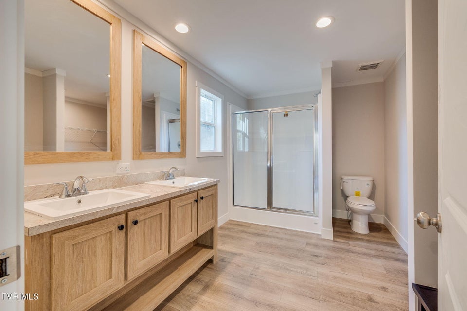 Photo #19: 864 Bell Ridge Road