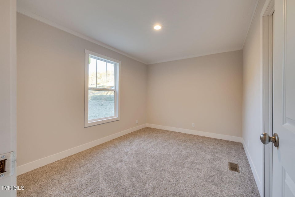 Photo #21: 864 Bell Ridge Road