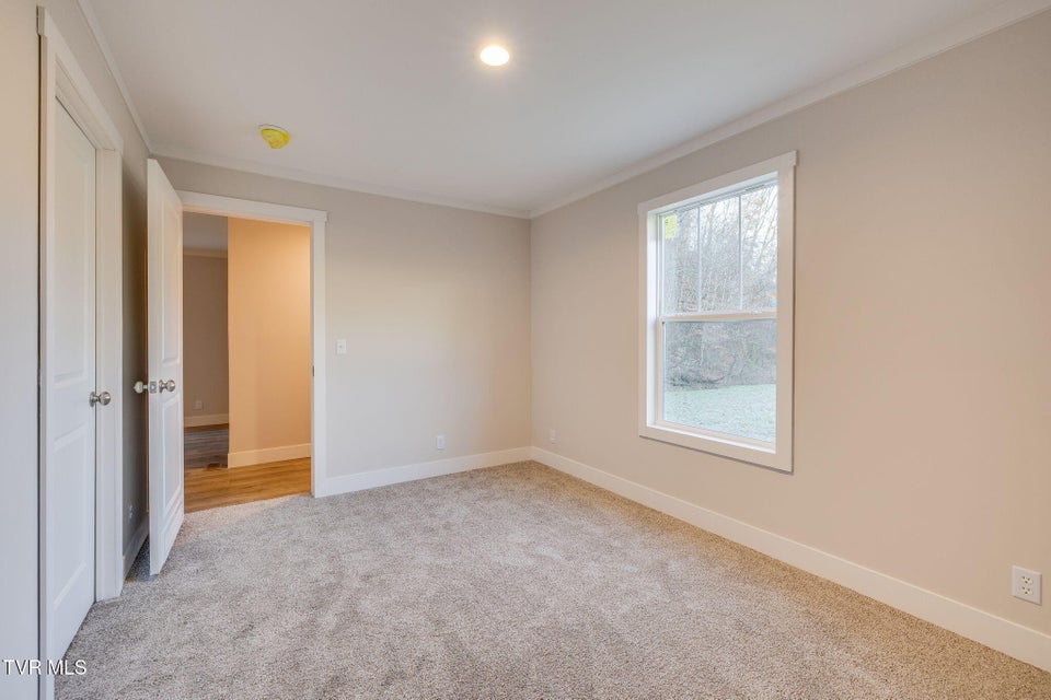 Photo #22: 864 Bell Ridge Road