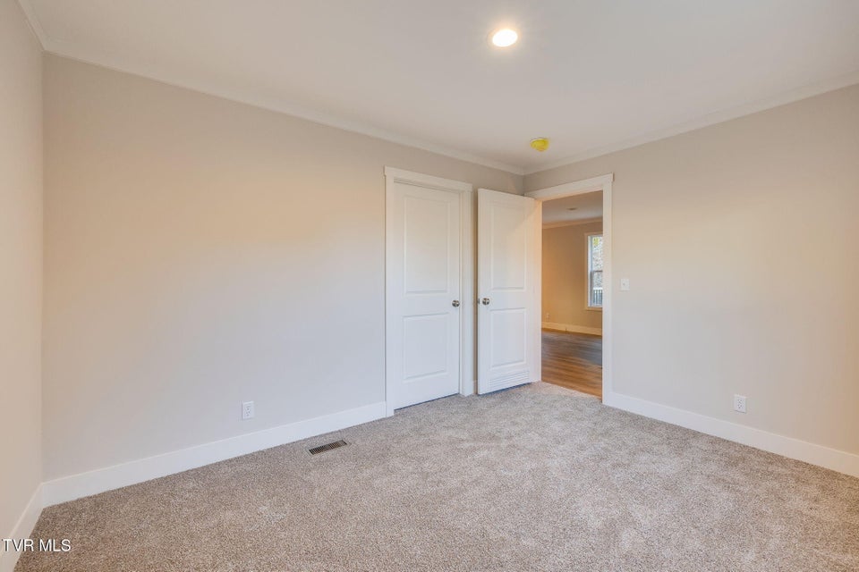 Photo #23: 864 Bell Ridge Road