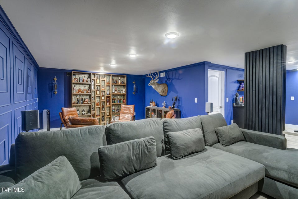 Photo #40: 616 Hammond Avenue