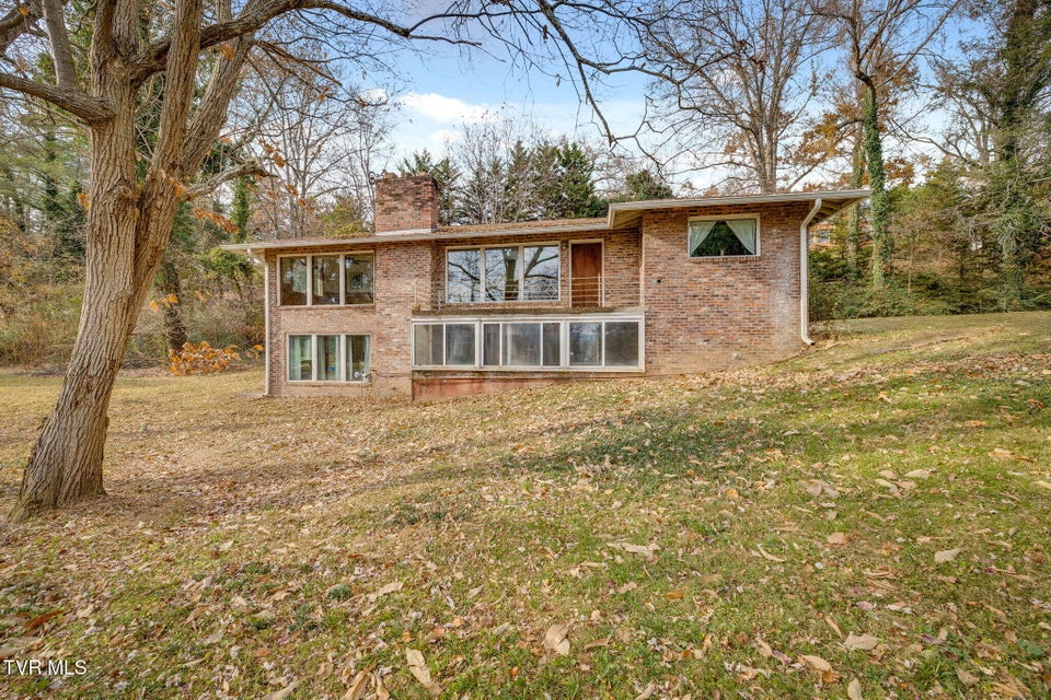 Photo #3: 214 Susong Lane