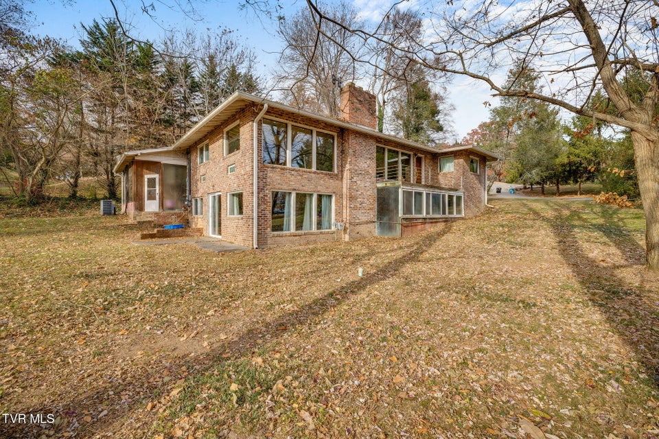 Photo #4: 214 Susong Lane