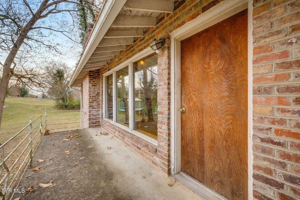 Photo #6: 214 Susong Lane