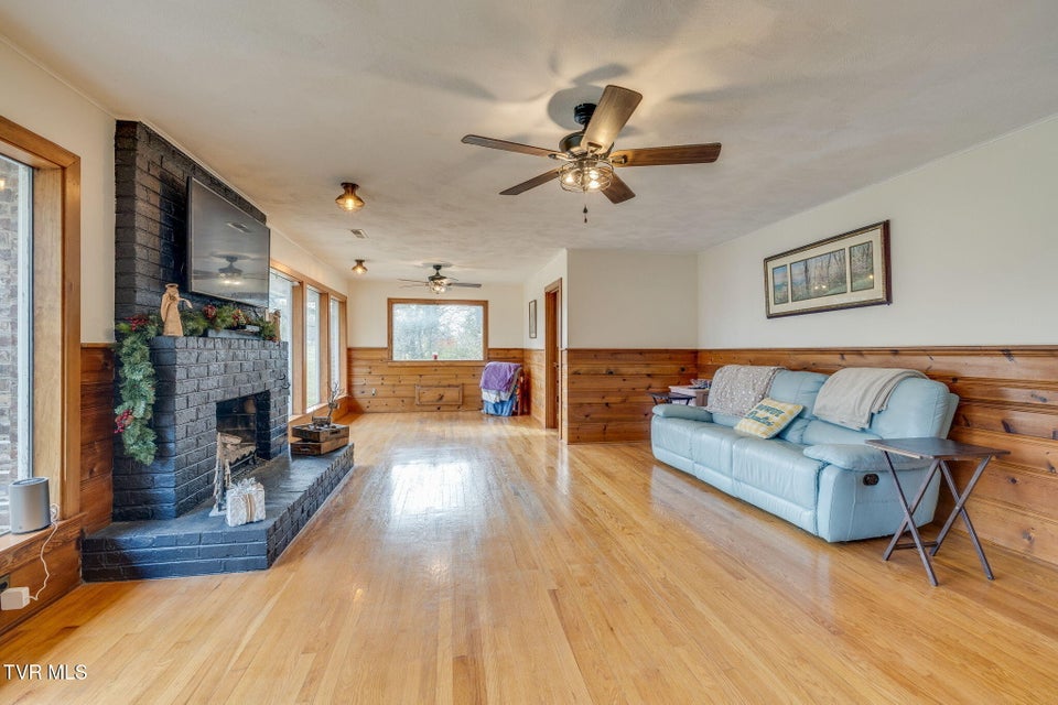 Photo #8: 214 Susong Lane