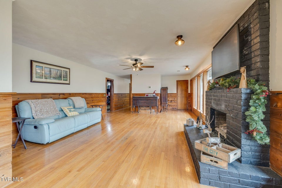 Photo #10: 214 Susong Lane