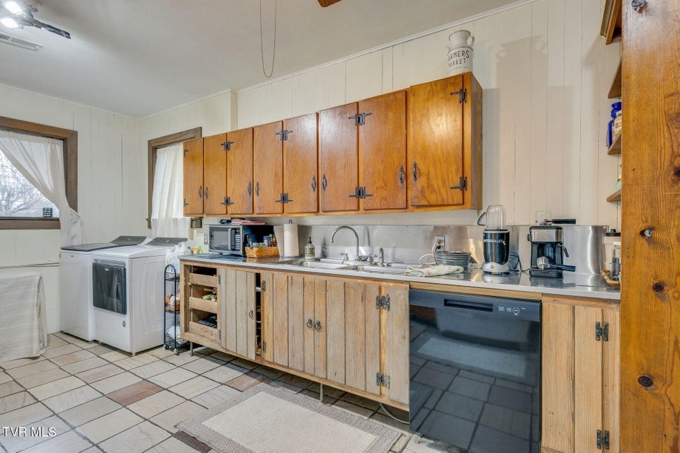 Photo #14: 214 Susong Lane